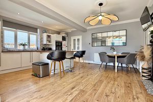Kitchen/Dining/Family Room- click for photo gallery